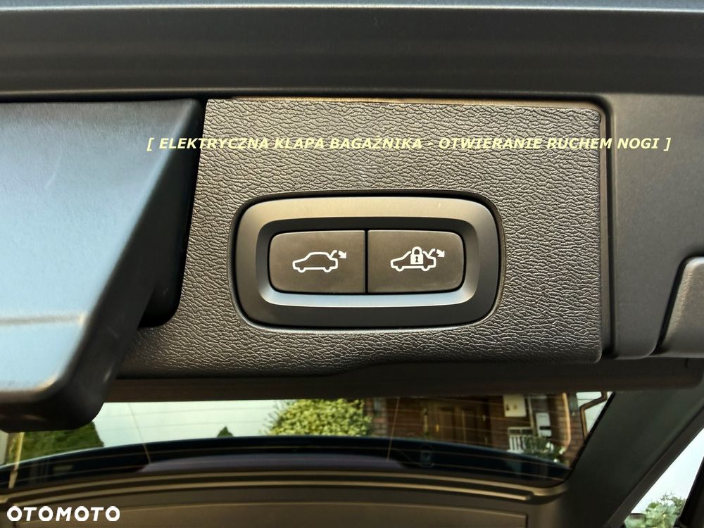 Volvo XC 60 B5 B AWD Ultimate Dark - 40