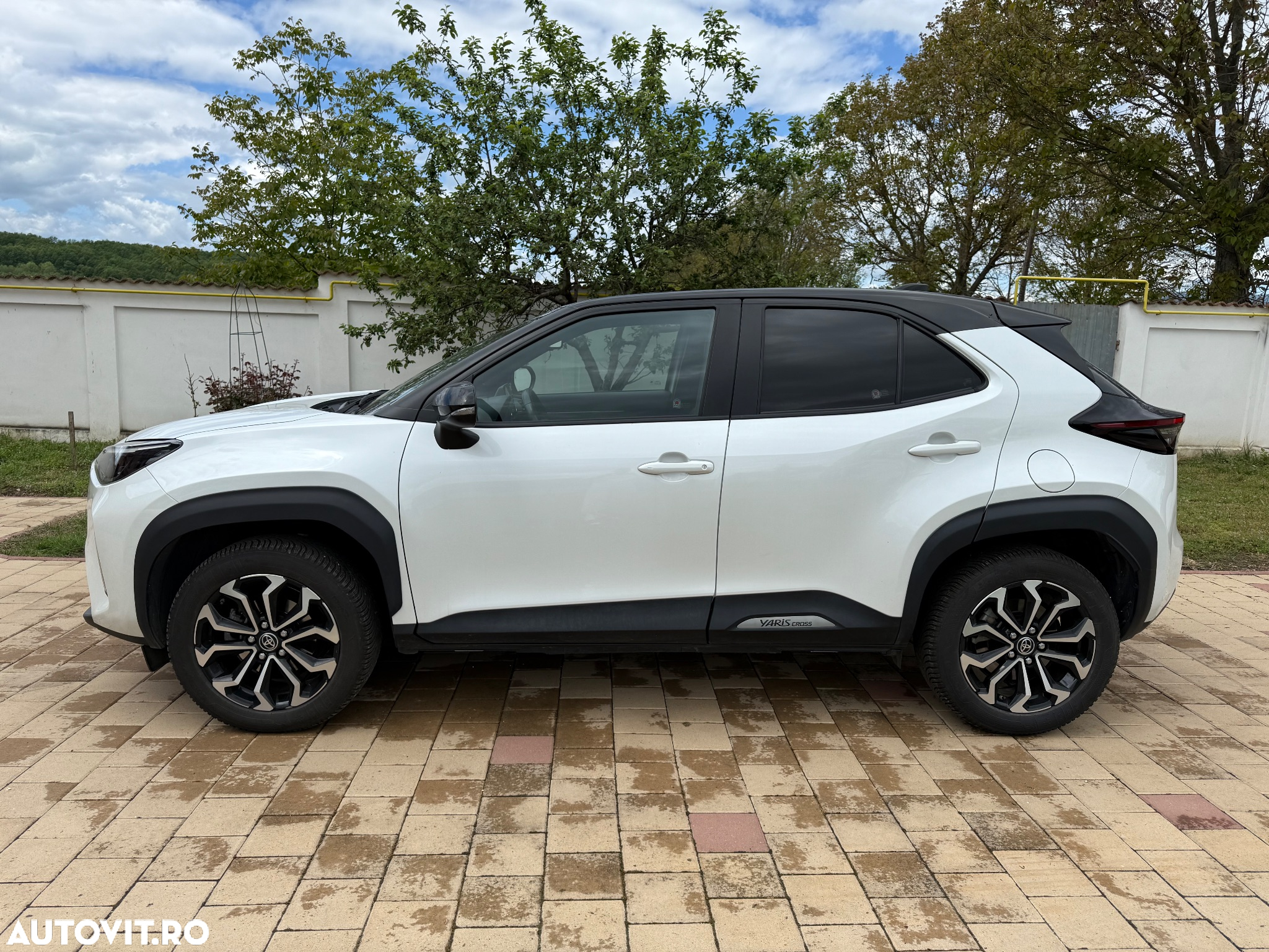 Toyota Yaris Cross 1.5 VVT-i HSD 4x2 Dynamic - 4