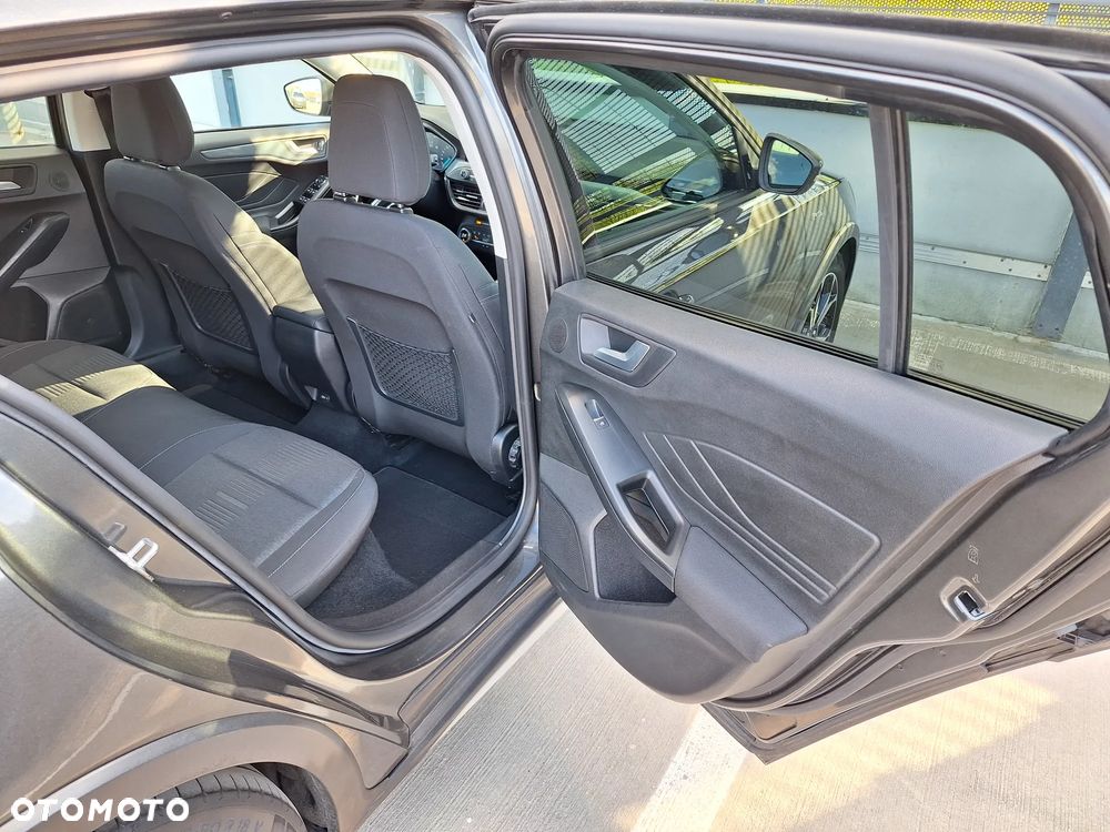 Ford Focus 1.5 EcoBoost Active Business - 26