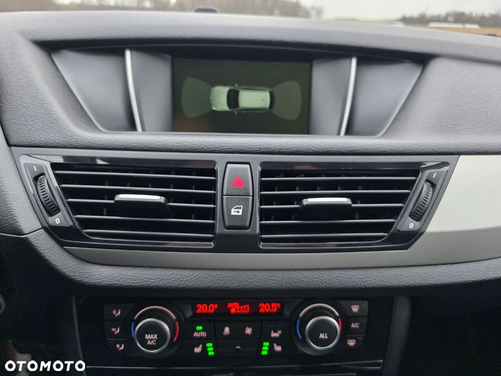 BMW X1 sDrive18d xLine - 23