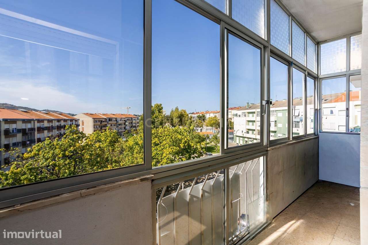 Magnífico T4 no Bairro de São Gabriel com 3 Varandas e Vista Panorâmic - Grande imagem: 4/47