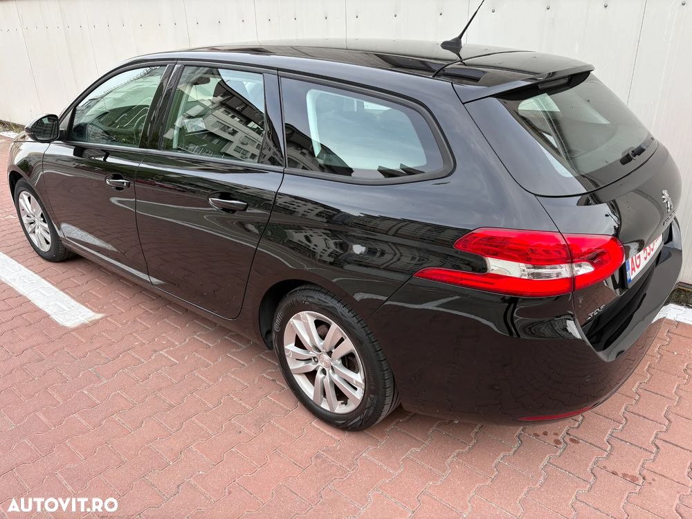 Peugeot 308 PureTech 130 GPF EAT8 Stop & Start Active Business-Paket - 17