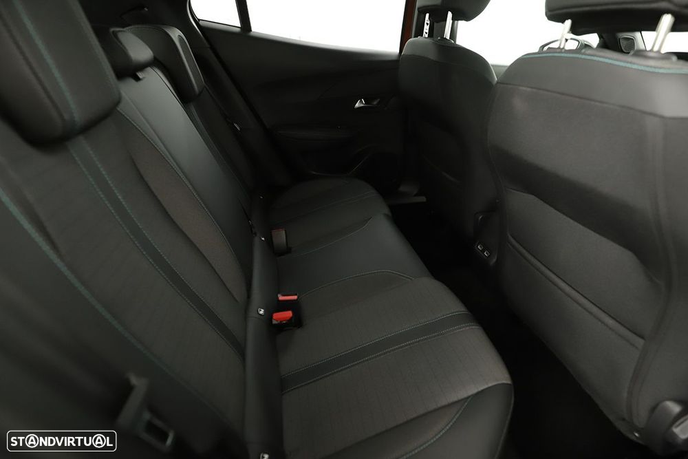 Peugeot 2008 1.2 PureTech Allure EAT8 - 21