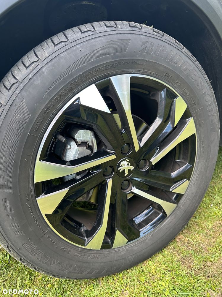 Peugeot 2008 PureTech 130 EAT8 GT - 16
