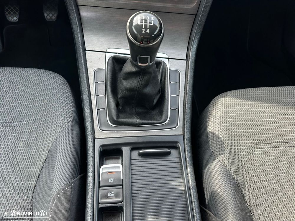 VW Golf 1.6 TDi Confortline - 18