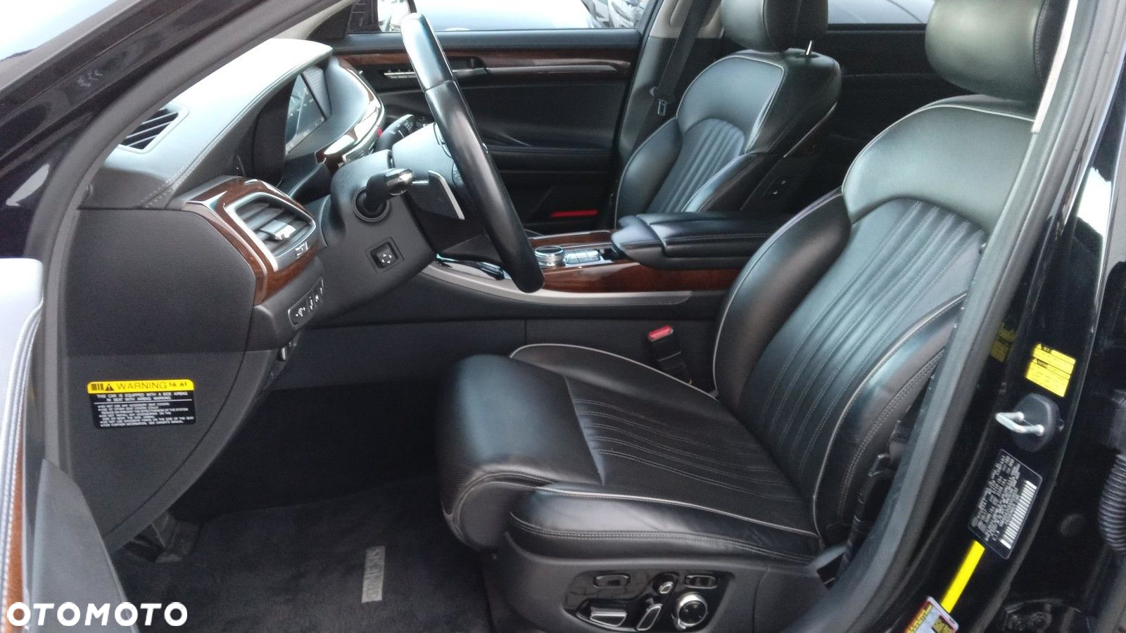 Hyundai Genesis - 13