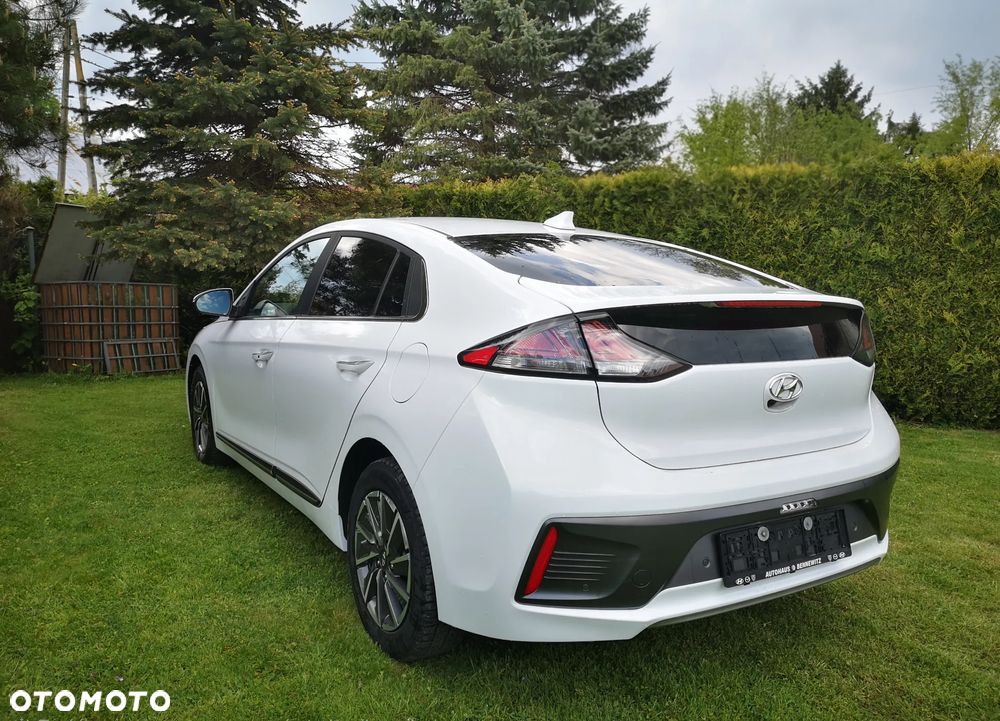 Hyundai IONIQ - 4
