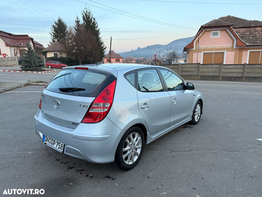 Hyundai i30 CW 1.6 CRDI GL Comfort - 6