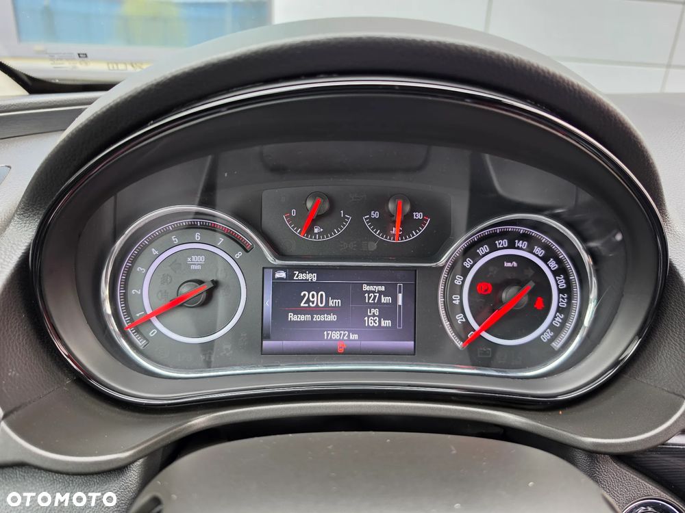 Opel Insignia 1.4 T Cosmo S&S - 8