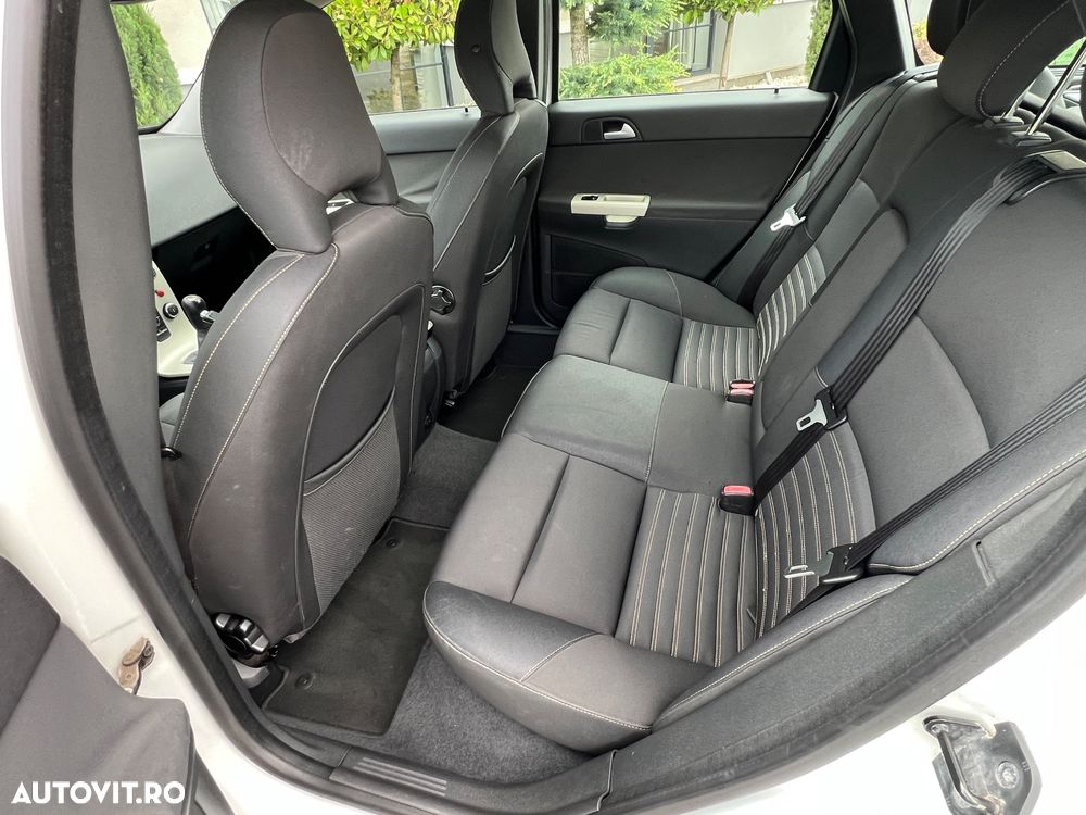 Volvo V50 2.0 D Kinetic - 8