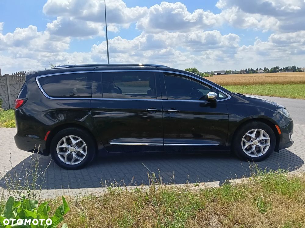 Chrysler Pacifica - 7
