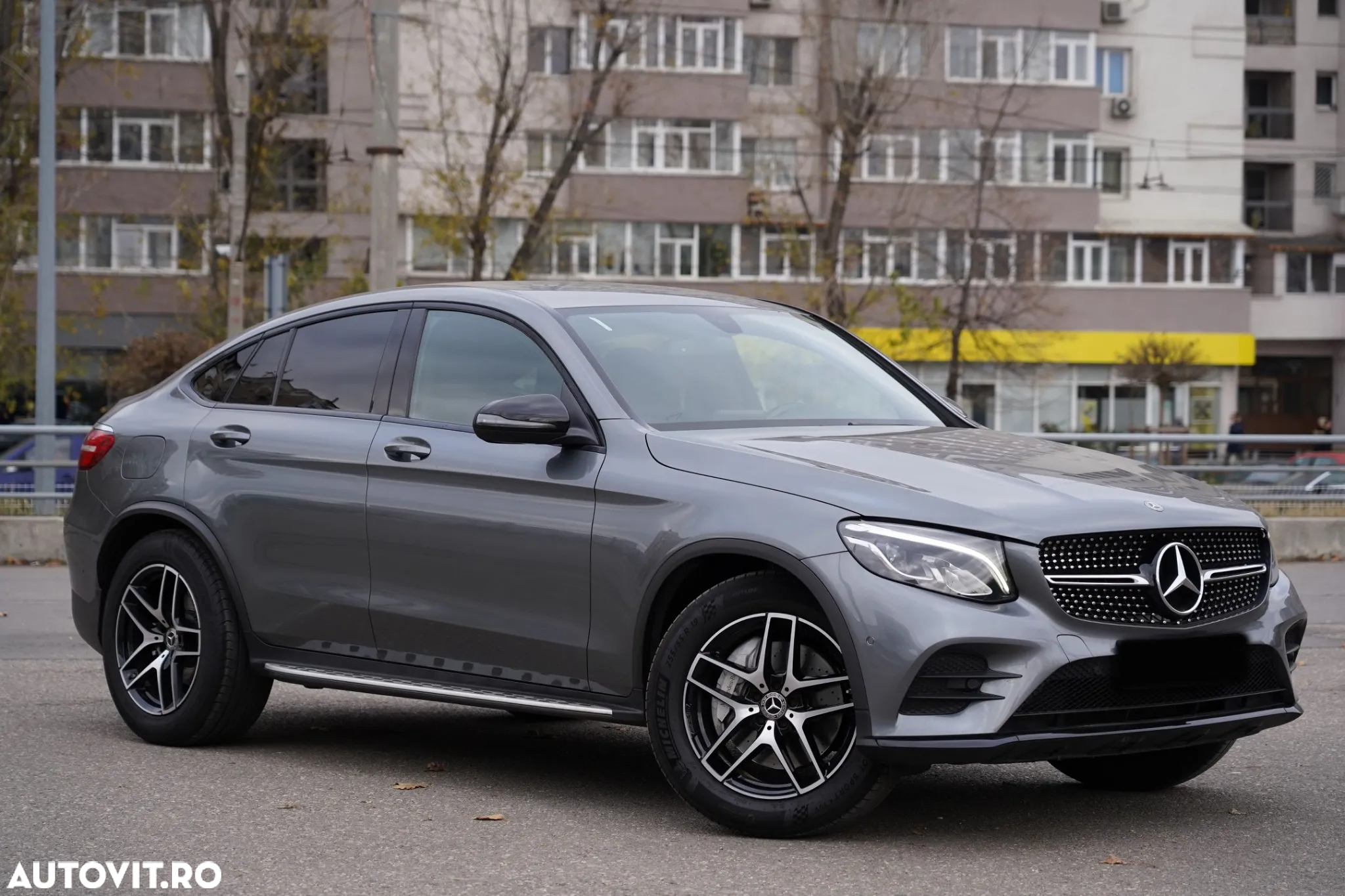 Mercedes-Benz GLC Coupe 220 d 4Matic 9G-TRONIC AMG Line - 4