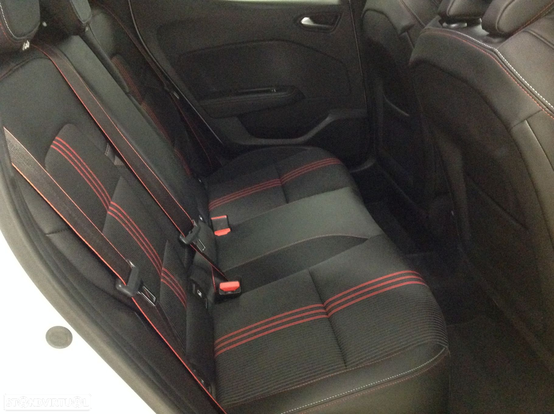Renault Clio 1.0 TCe RS Line - 28