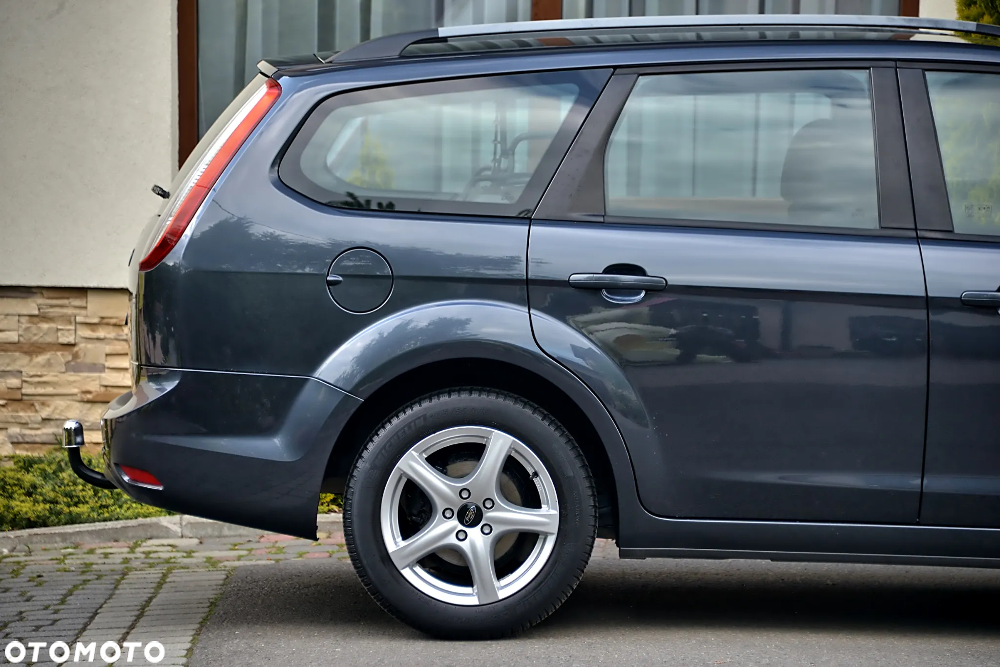 Ford Focus 1.6 Trend + - 24