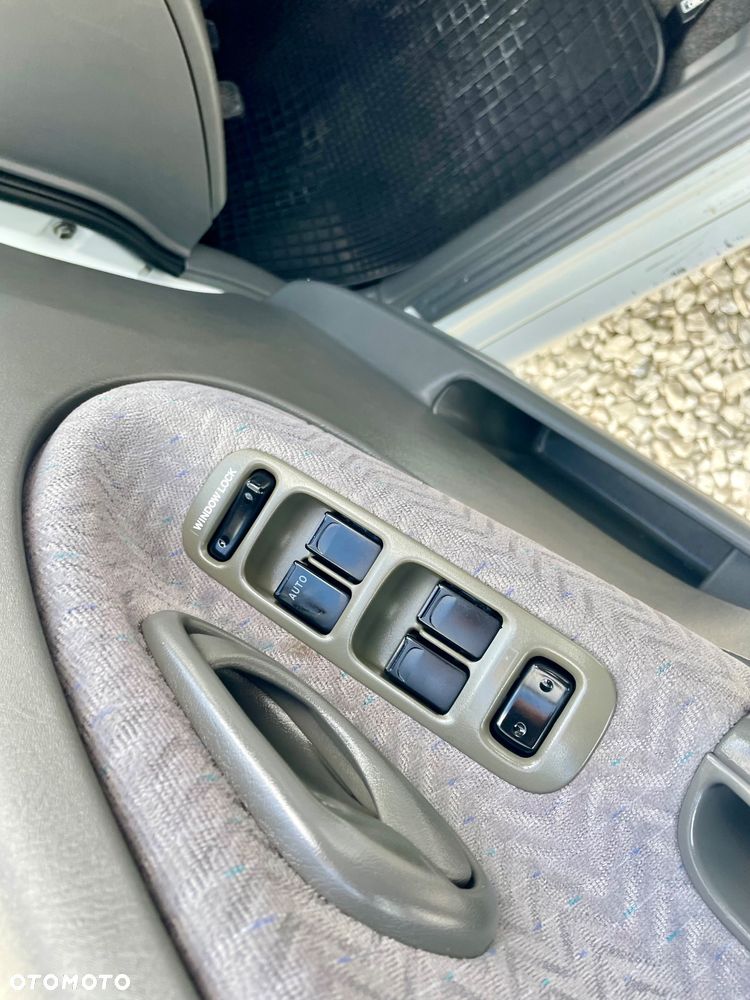 Suzuki Grand Vitara 2.0 Club - 28