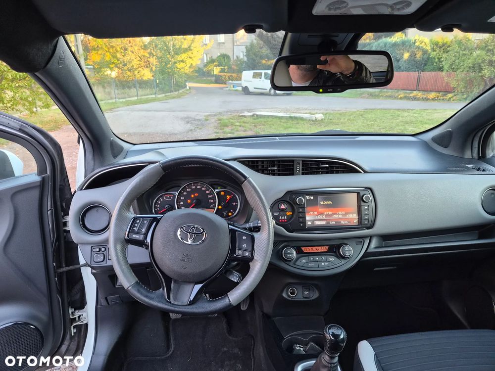 Toyota Yaris - 24