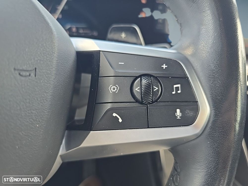 BMW 225xe Active Tourer e xDrive Pack Desportivo M - 19