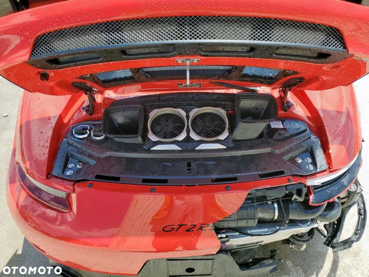 Porsche 911 GT2 RS - 10