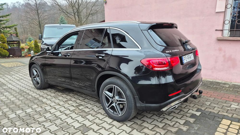 Mercedes-Benz GLC 220 d 4Matic 9G-TRONIC AMG Line Plus - 24