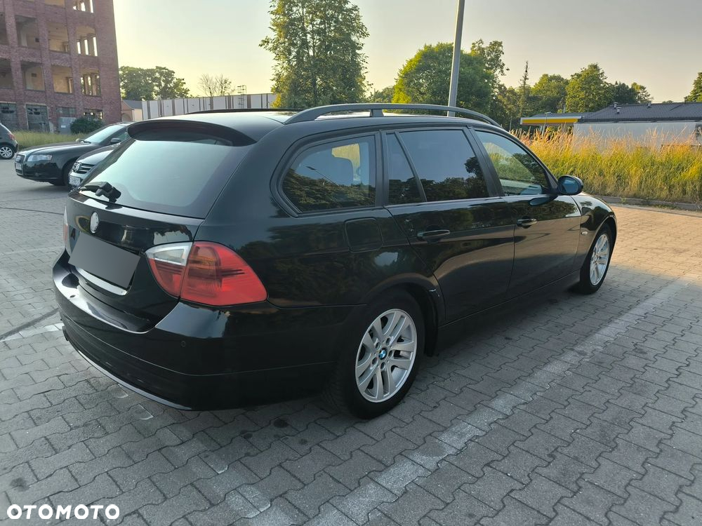 BMW Seria 3 318d DPF Touring - 2