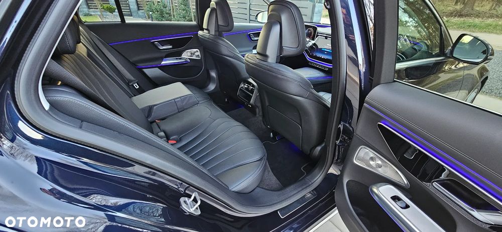 Mercedes-Benz Klasa E 300 PHEV Exclusive 9G-Tronic - 29