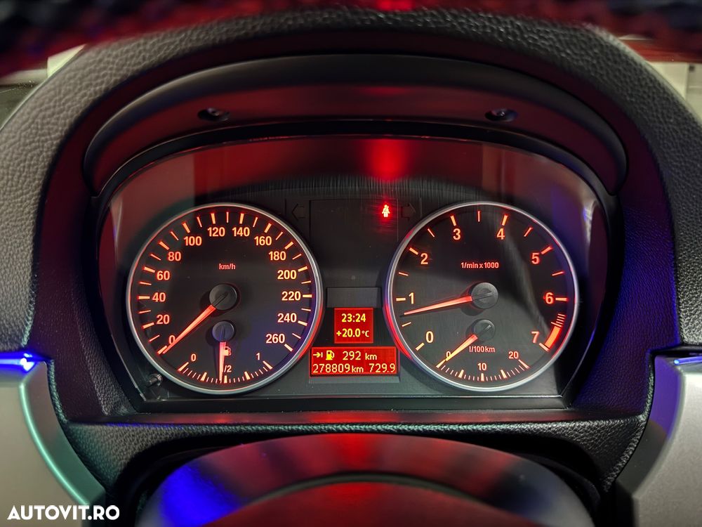 BMW Seria 3 320i - 11