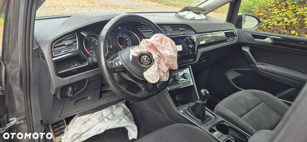 Volkswagen Touran - 20