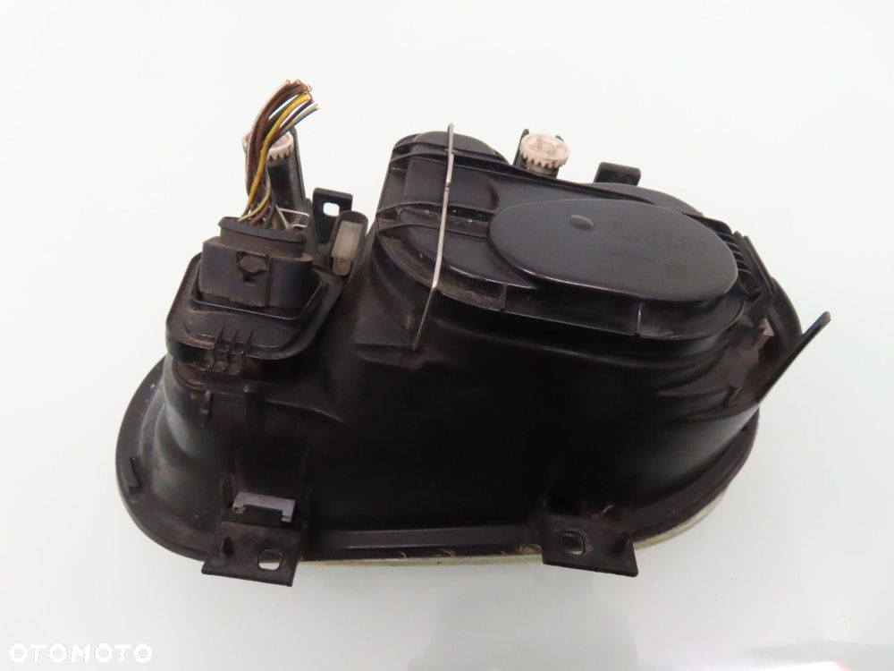 LAMPA PRAWA PRZEDNIA VW GOLF IV 1J1941018C 67736945 - 4