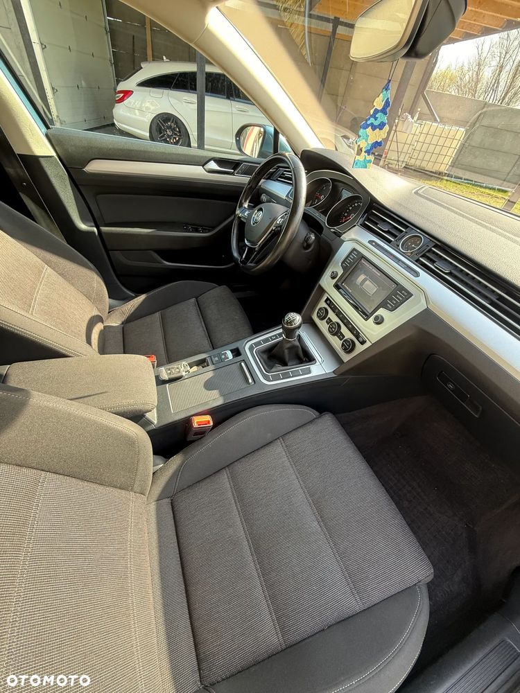 Volkswagen Passat Variant 2.0 TDI (BlueMotion Technology) Comfortline - 17