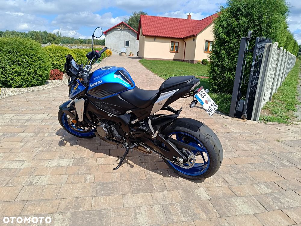 Suzuki GSX 1000 - 30