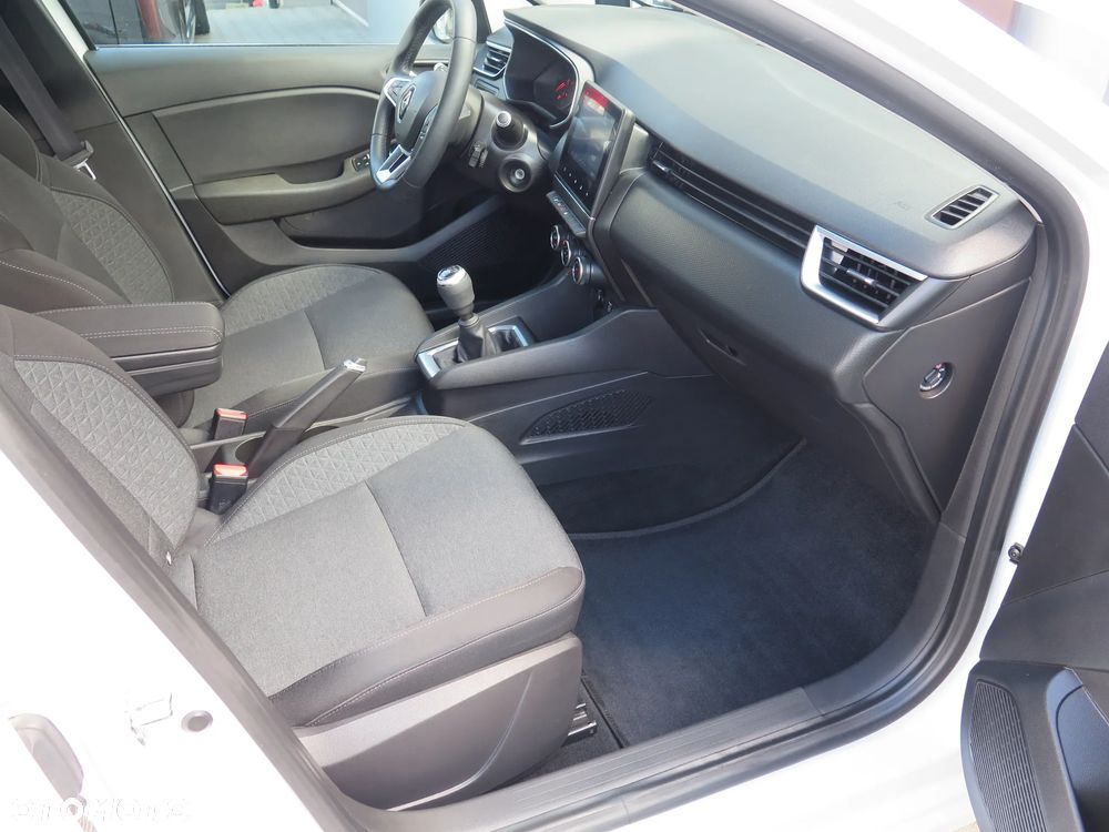 Renault Clio - 24