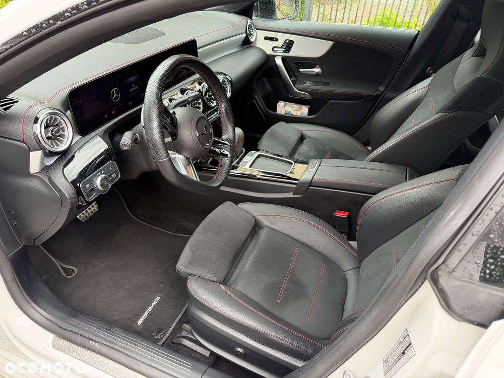 Mercedes-Benz CLA 250 mHEV 4-Matic AMG Line 8G-DCT - 12