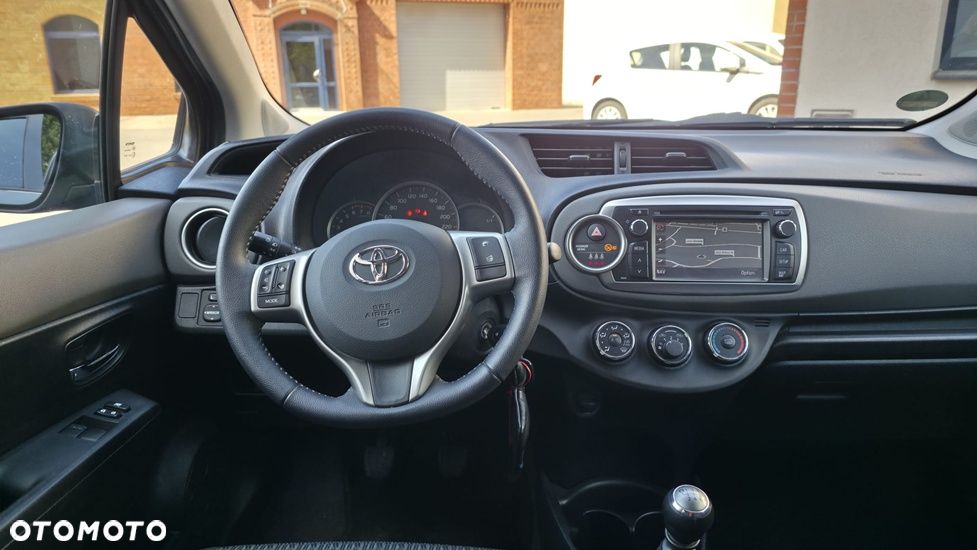Toyota Yaris 1.33 Premium - 18
