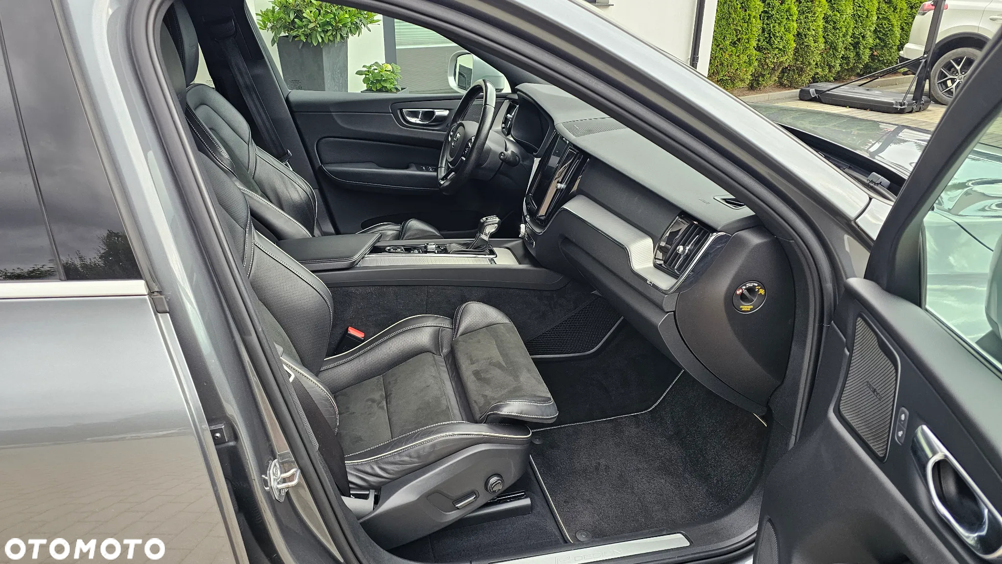 Volvo XC 60 D4 R-Design - 8