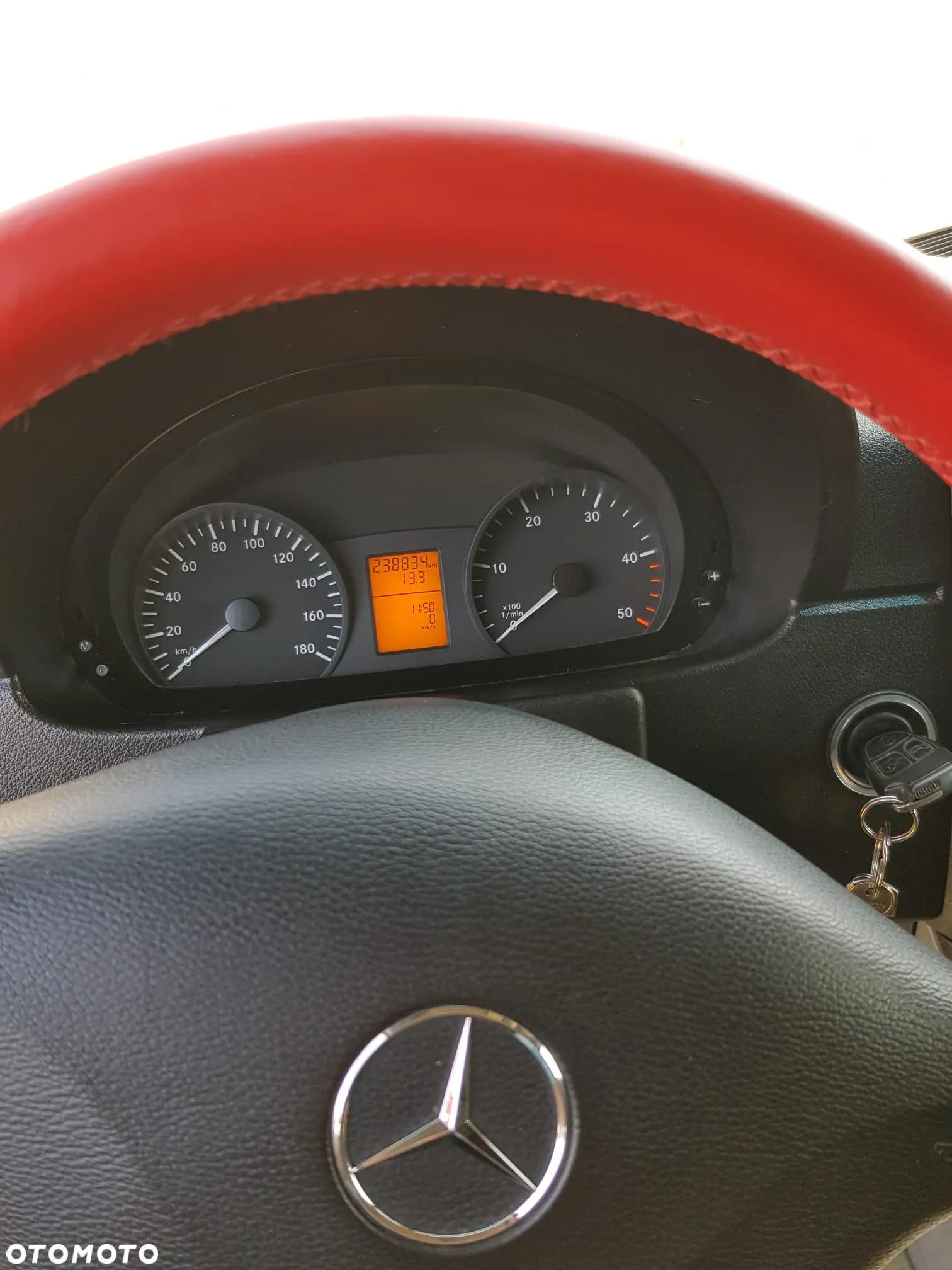 Mercedes-Benz Sprinter - 10