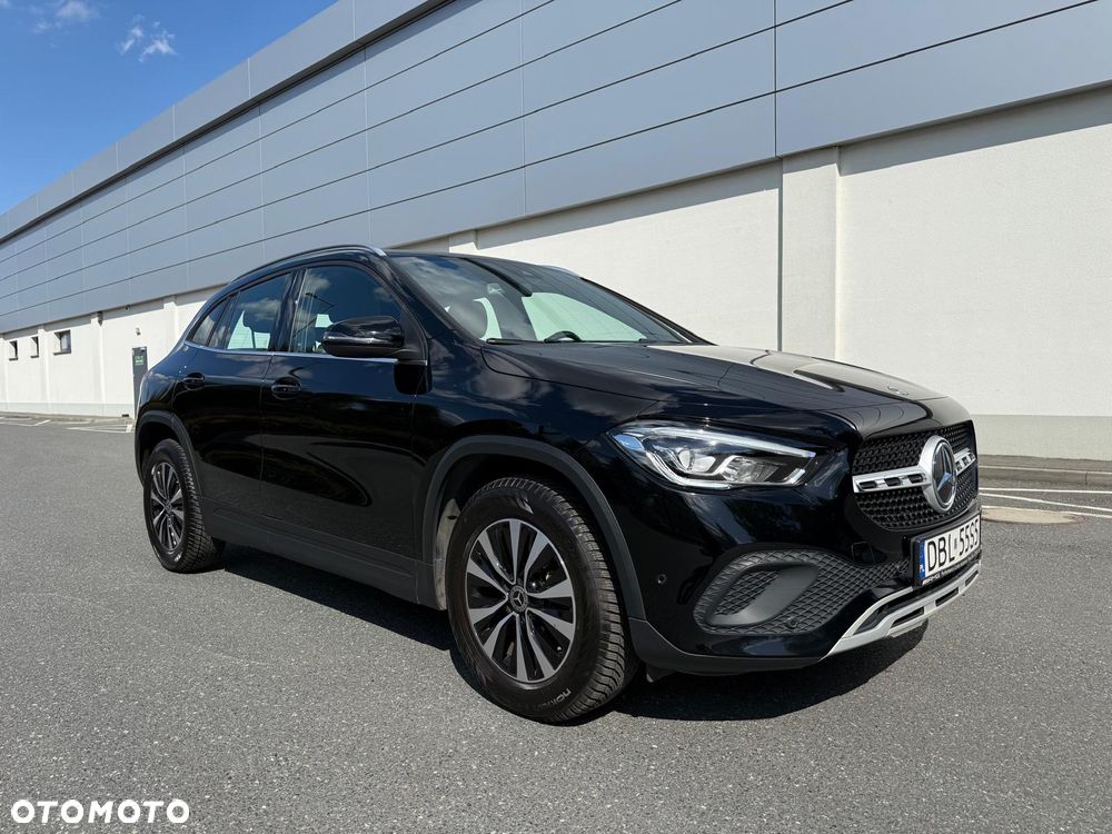 Mercedes-Benz GLA 180 Business Edition - 2