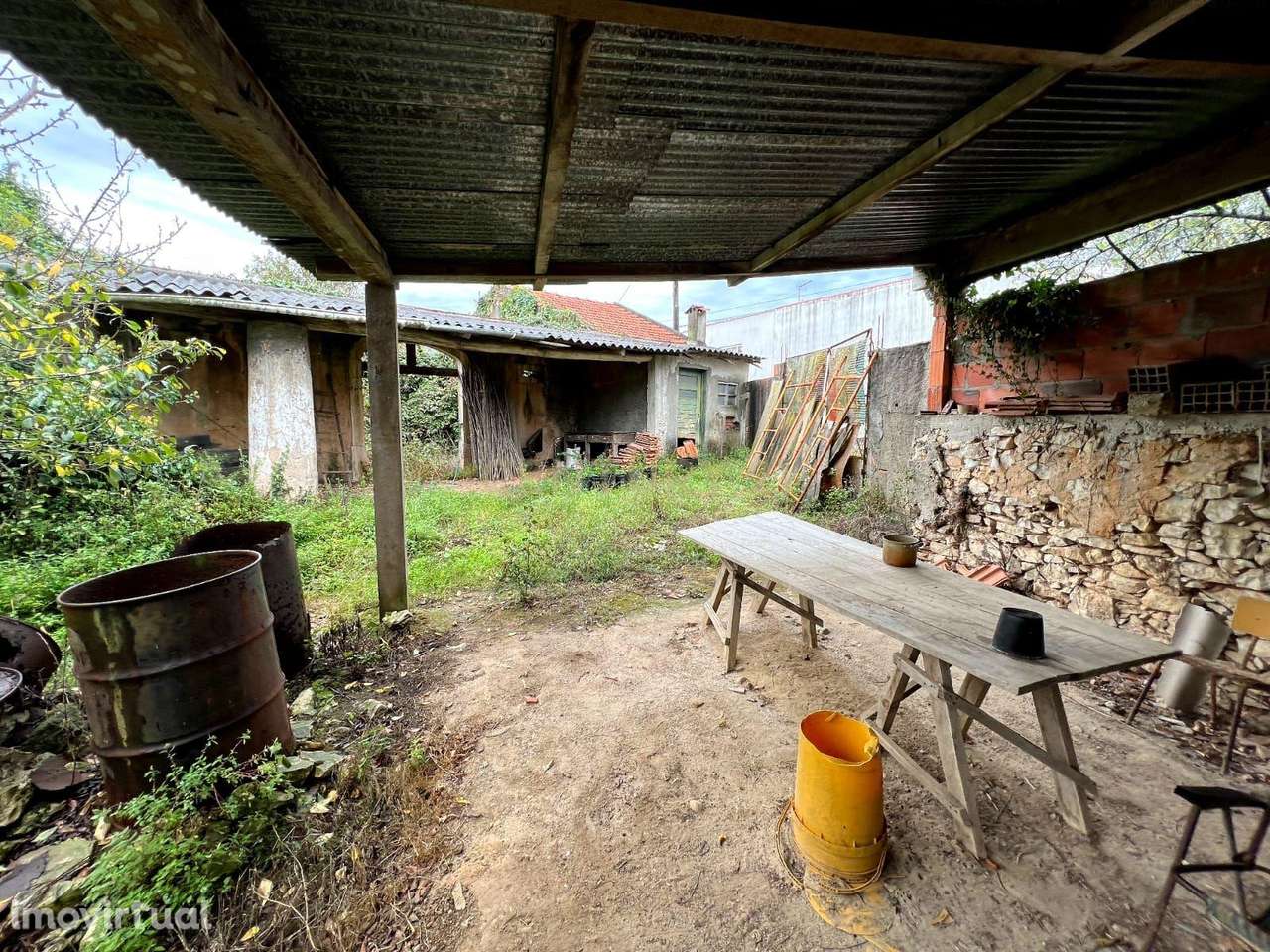 Ruína e terreno para venda na zona de Pocariça, Leiria - Grande imagem: 4/8