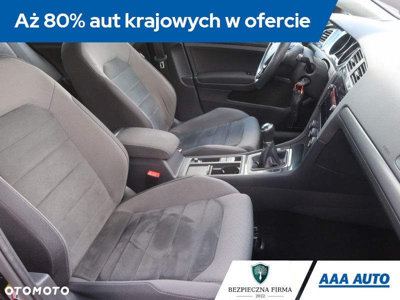 Volkswagen Golf - 10
