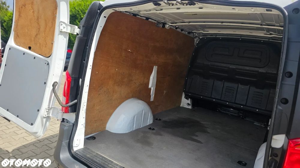 Mercedes-Benz VITO - 19
