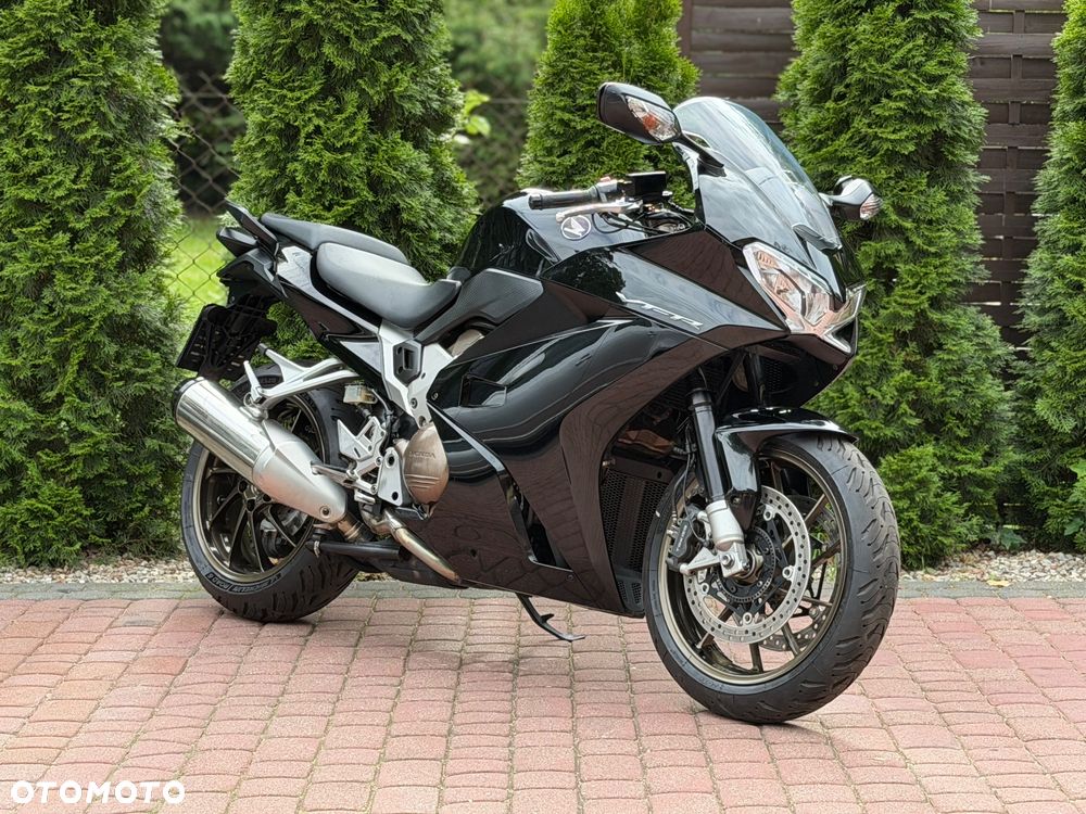 Honda VFR - 1