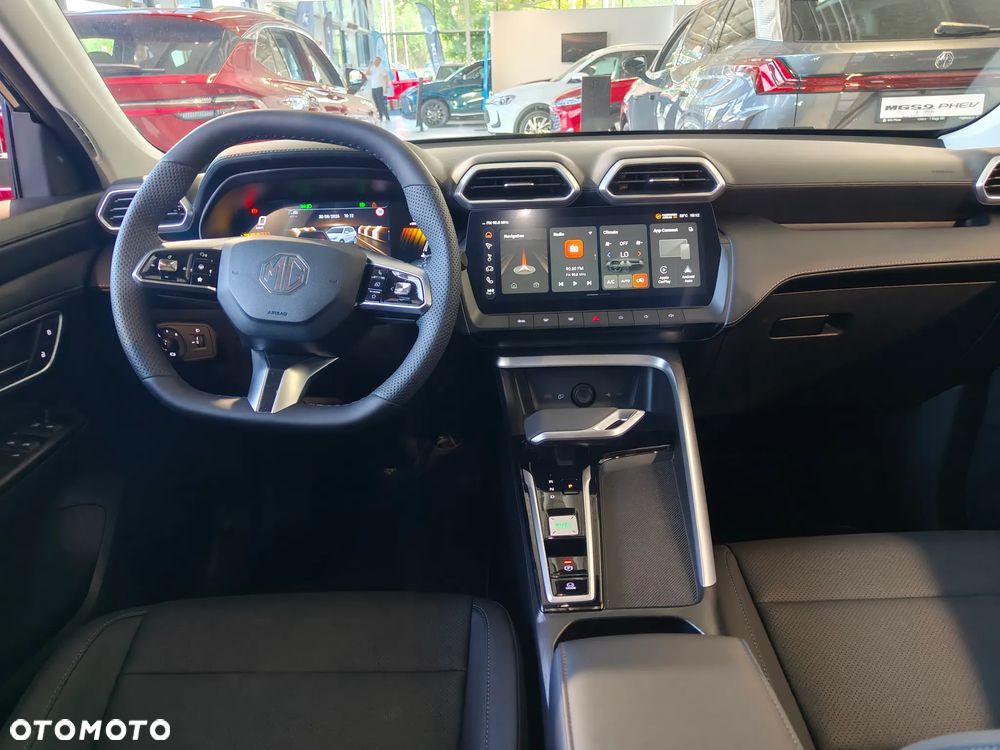 MG ZS Hybrid+ - 13