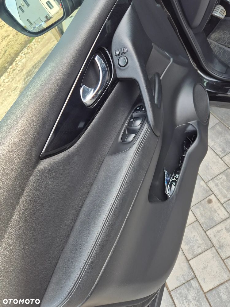 Nissan Qashqai 1.6 DCi 4x4 Black Edition EU6 - 26