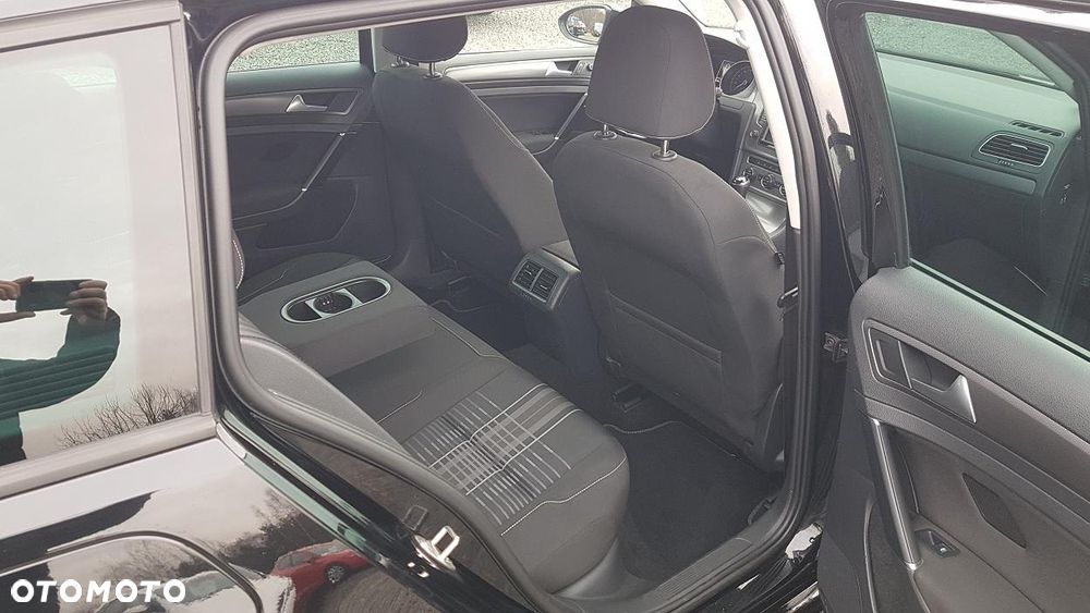 Volkswagen Golf Variant 2.0 TDI BlueMotion Technology Lounge - 28