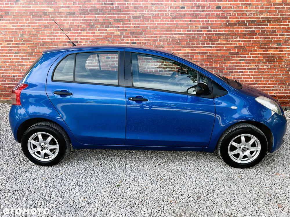 Toyota Yaris - 37