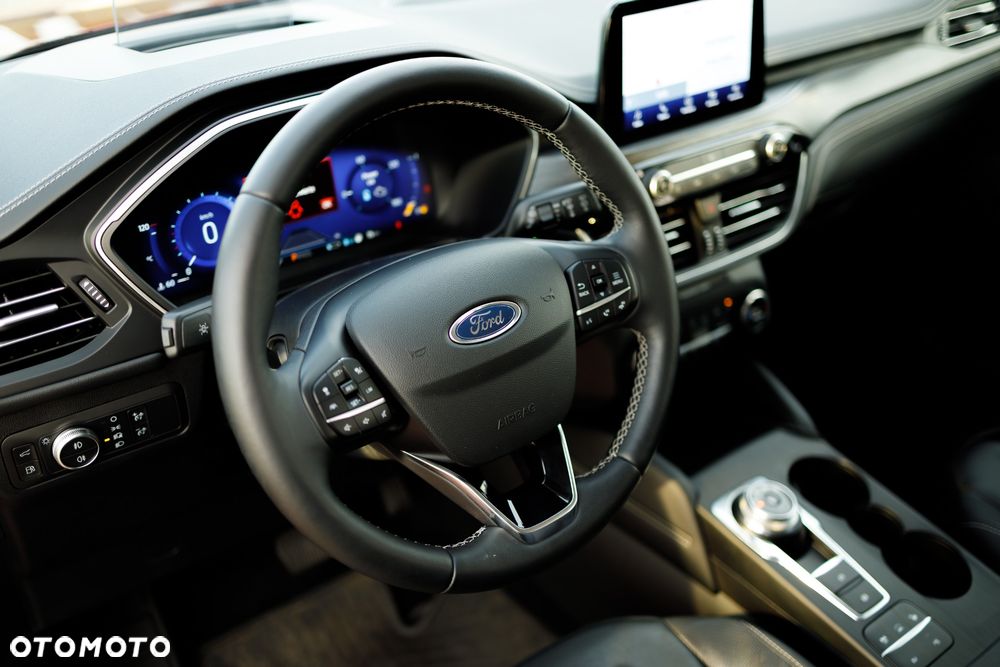 Ford Kuga - 10