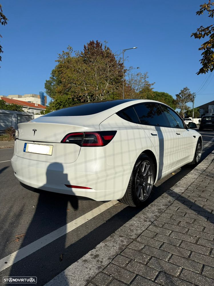 Tesla Model 3 2023 photo 4