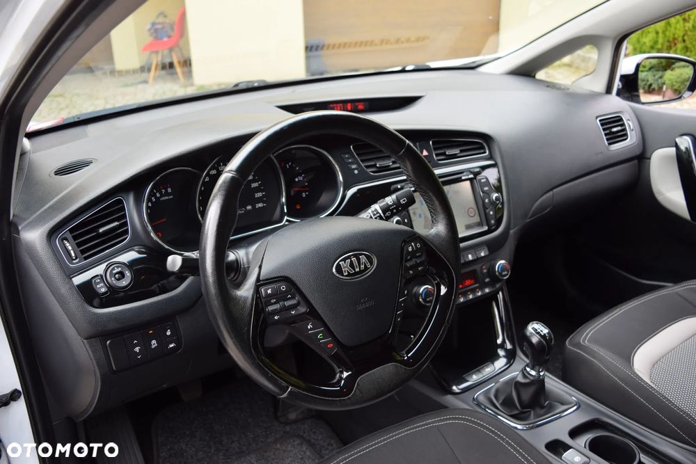 Kia Ceed 1.4 CVVT Dream Team Edition - 13