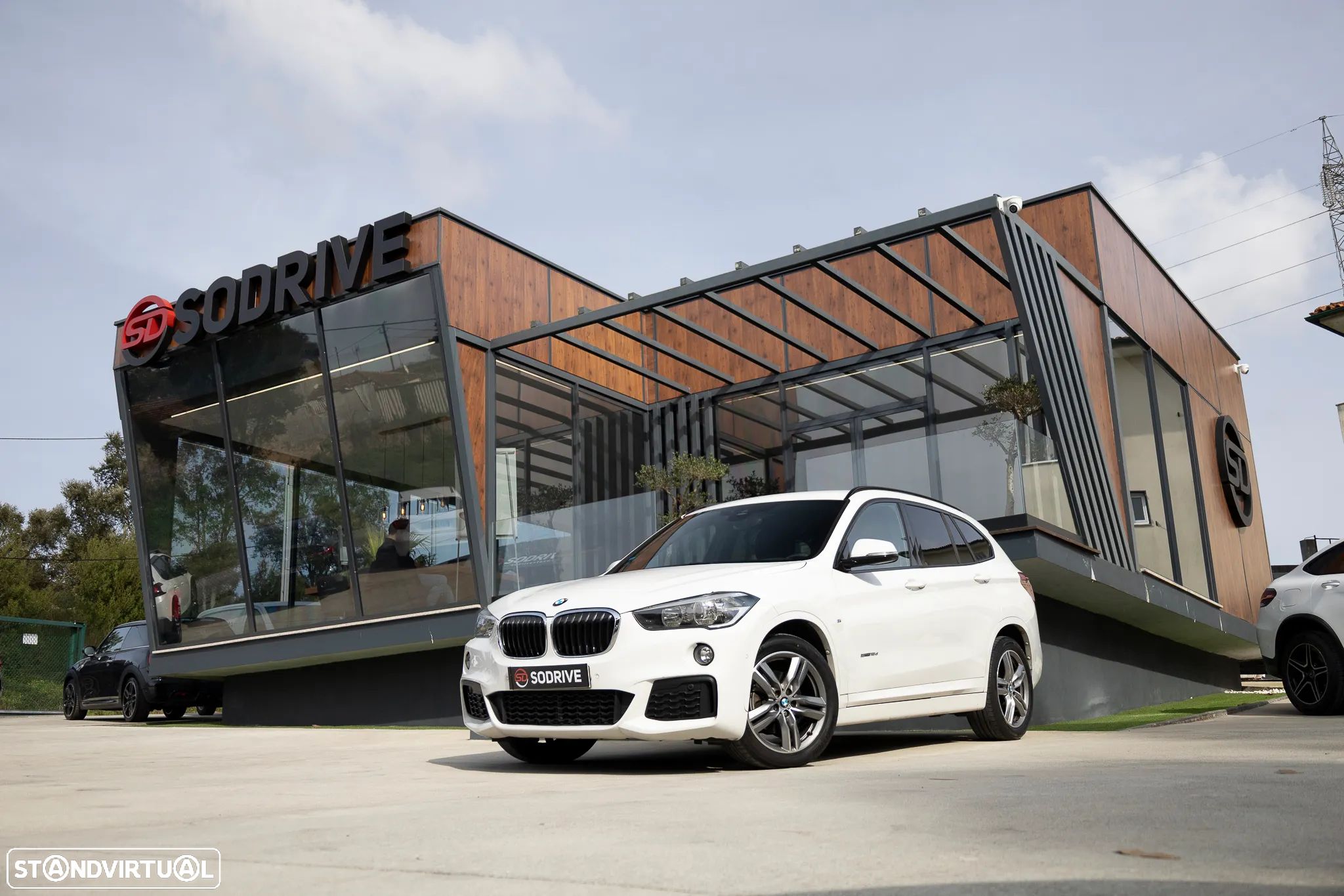 BMW X1 18 d xDrive Auto Pack M - 1