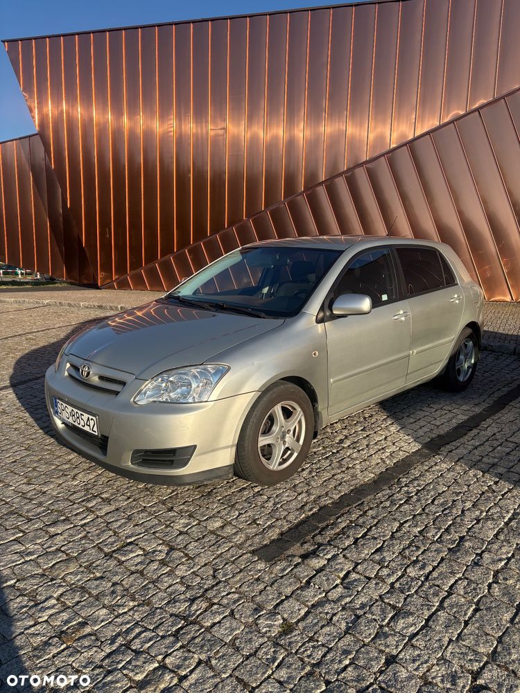 Toyota Corolla - 1