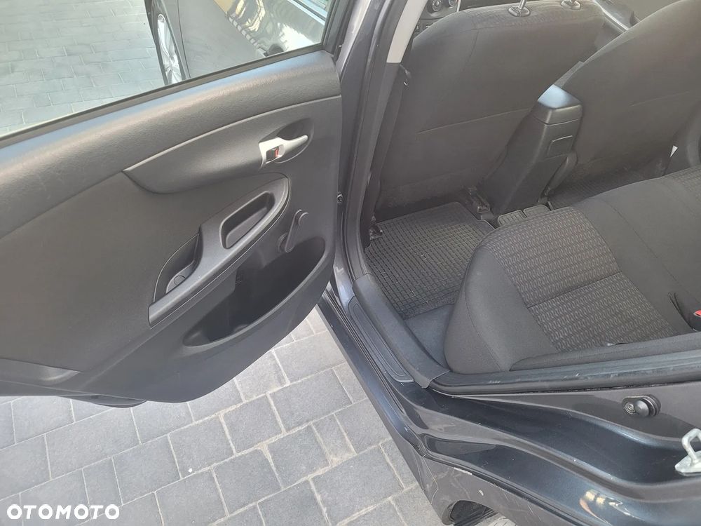 Toyota Corolla - 6